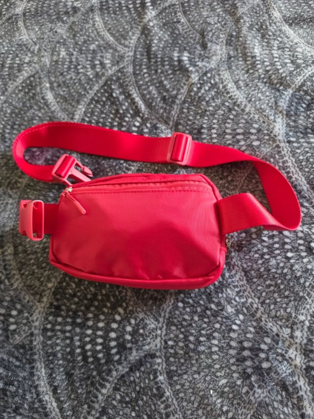 Vibrant Red Studio NYC belt bag is perfect for hands-free convenience. - Picture 7 of 8